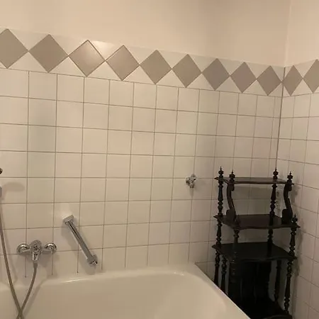 Διαμέρισμα 4 Z Ferienwohnung In *
